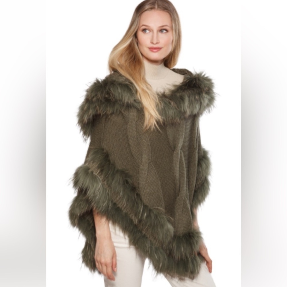 Linda Richards Cream Poncho with Faux Fur Trim long 27 inch.